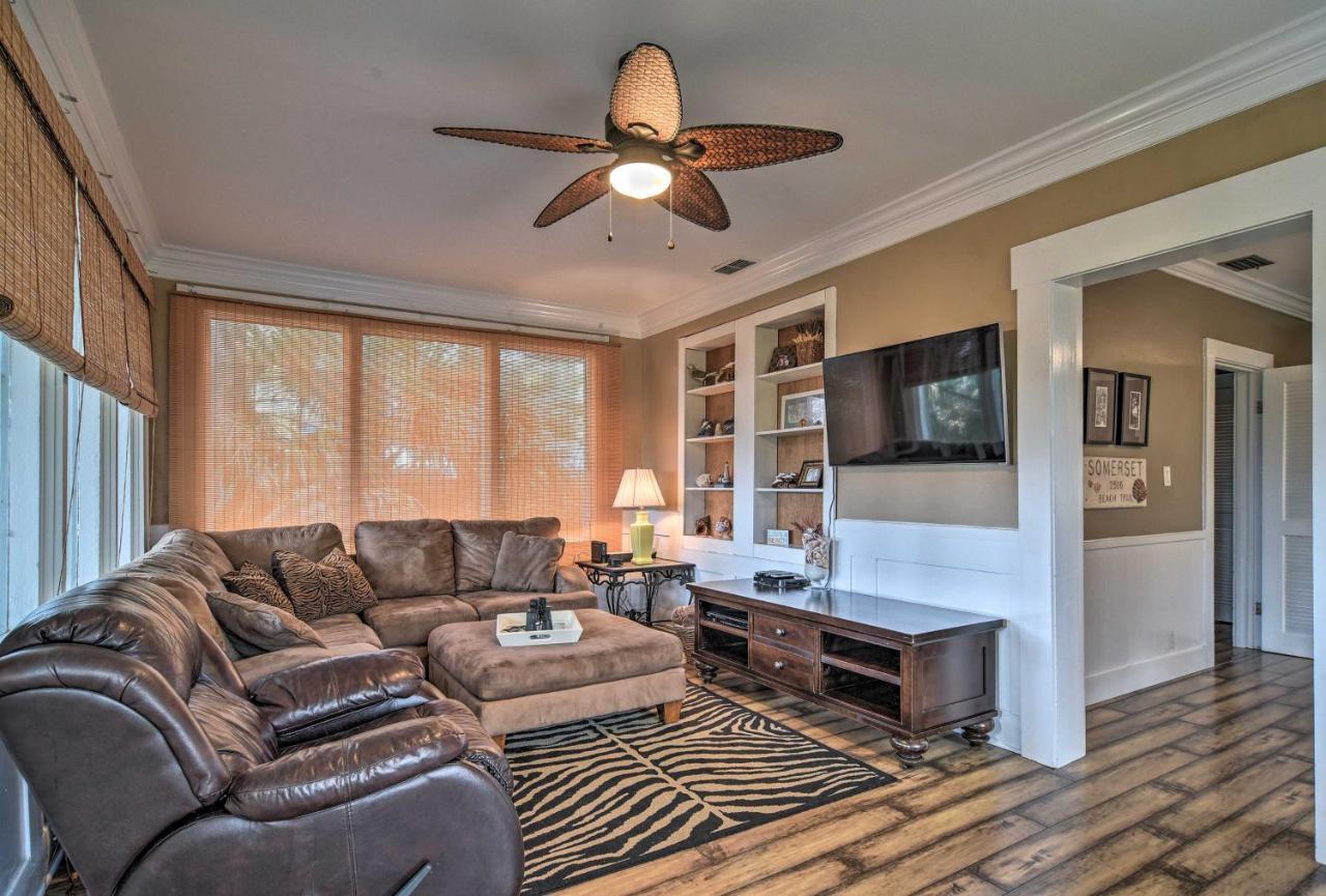 Beachfront Indian Rocks Escape With Ocean View Deck!