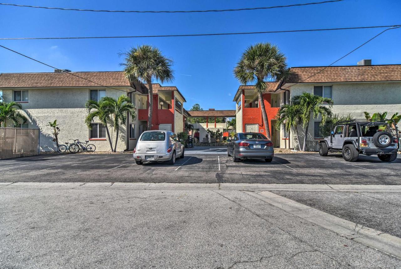 Sunny Indian Rocks Steps To Gulf! Apartment *