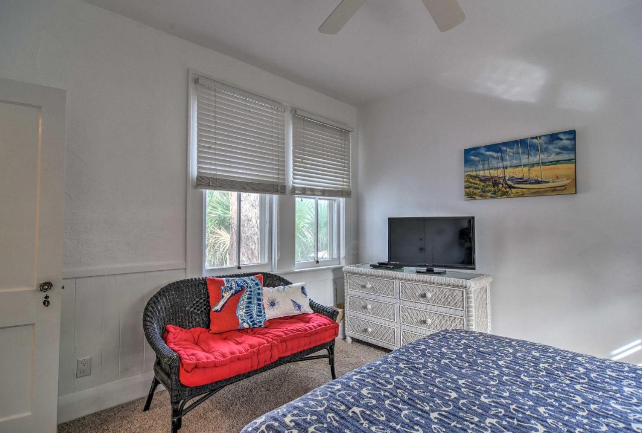 Beachfront Indian Rocks Escape With Ocean View Deck! Holiday home Clearwater Beach
