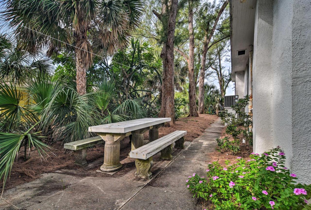 Beachfront Indian Rocks Escape With Ocean View Deck! Clearwater Beach