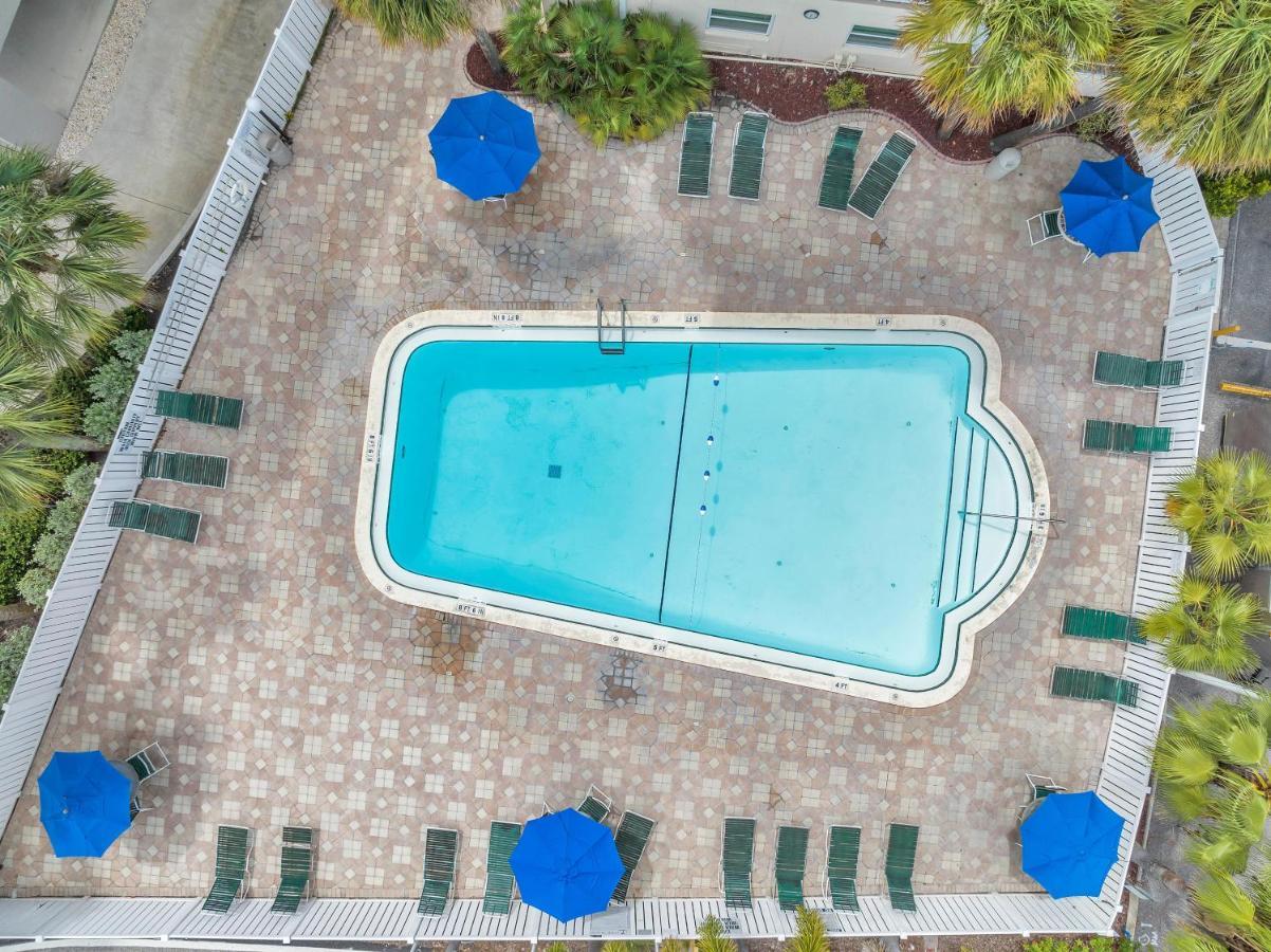 2 104 * Clearwater Beach