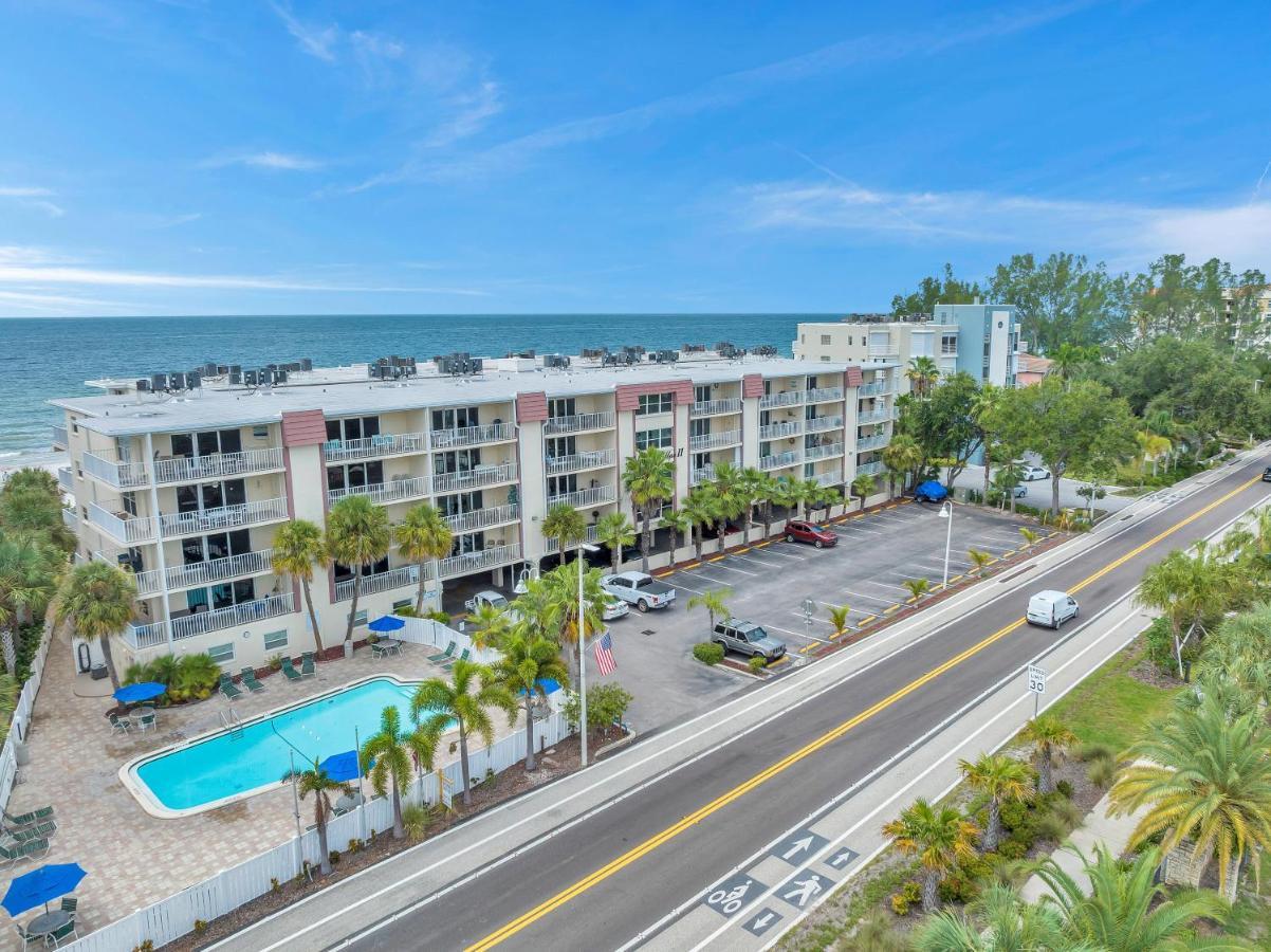2 104 * Clearwater Beach
