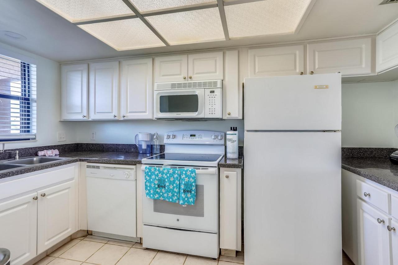 Bayshore Yacht & Tennis 314 *