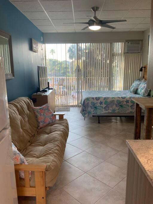 Comfy Coastal Vacation Clearwater Beach
