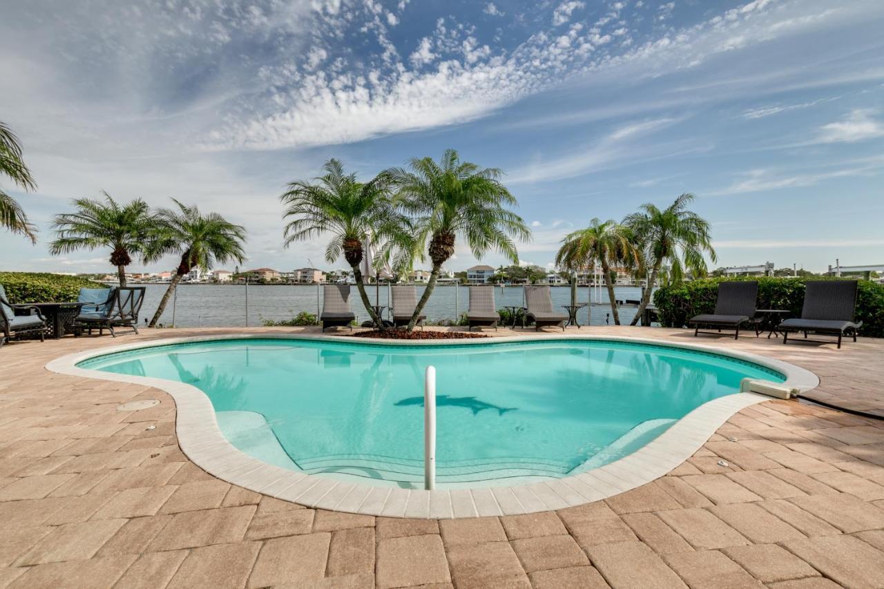 Holiday home Paradise Point - Secluded Waterfront Oasis Near The *