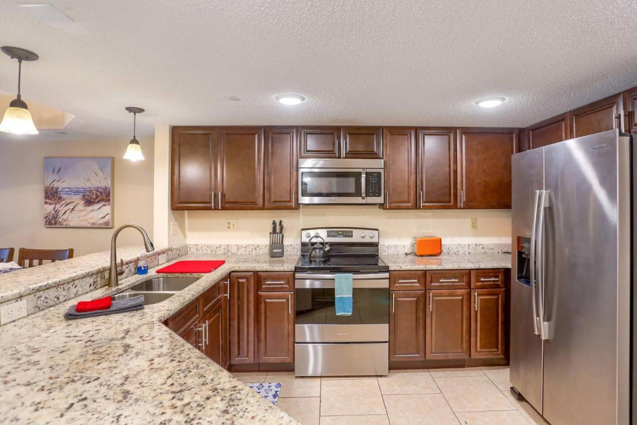 12b Crescent Club Holiday home *