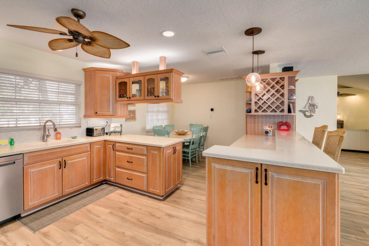Paradise Point - Secluded Waterfront Oasis Near The Holiday home Clearwater Beach