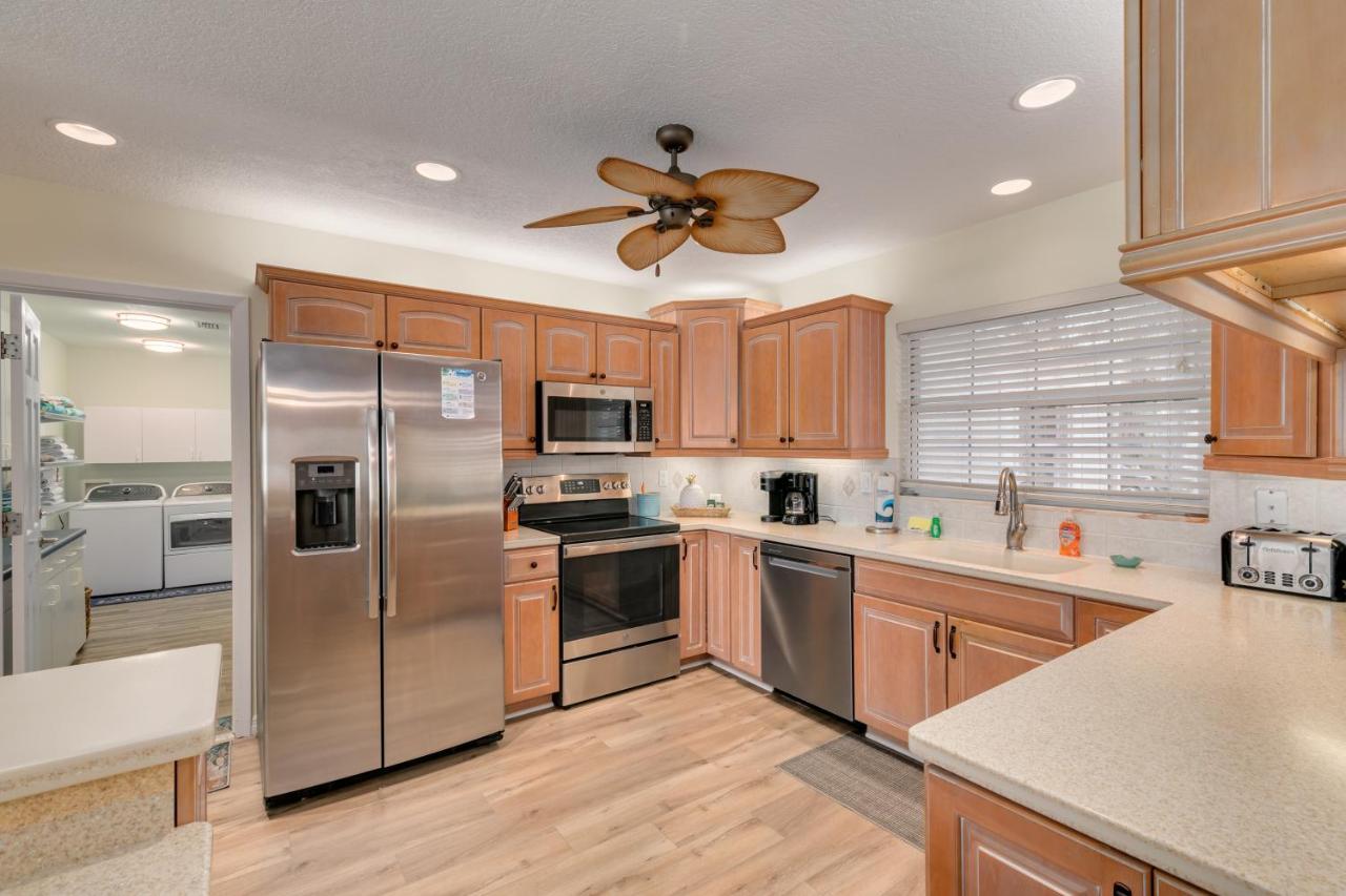 Paradise Point - Secluded Waterfront Oasis Near The Clearwater Beach