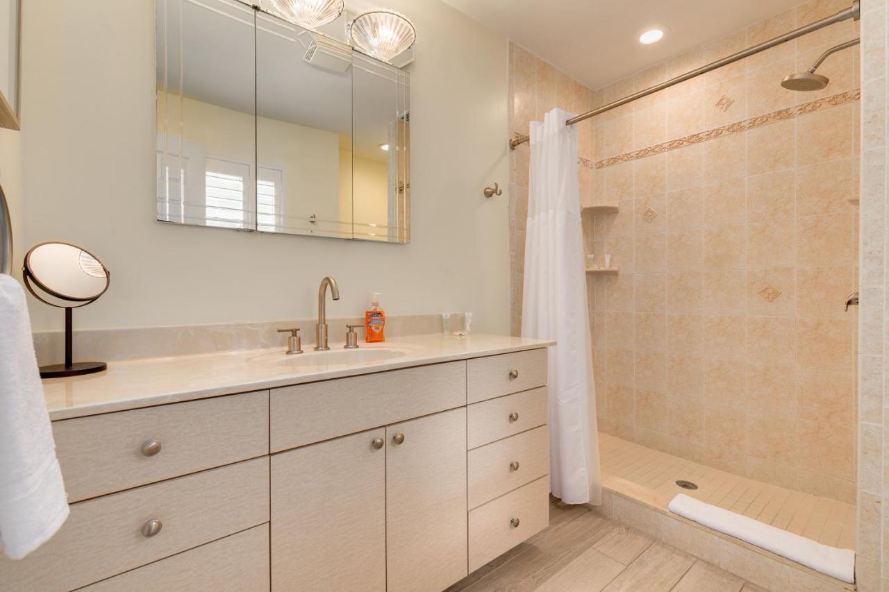 Paradise Point - Secluded Waterfront Oasis Near The Holiday home Clearwater Beach