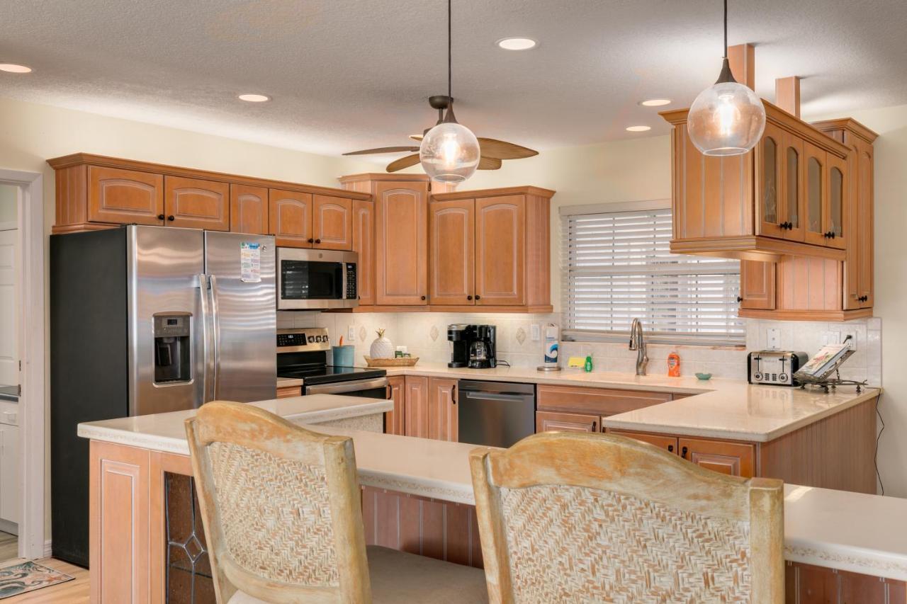 Paradise Point - Secluded Waterfront Oasis Near The Holiday home Clearwater Beach