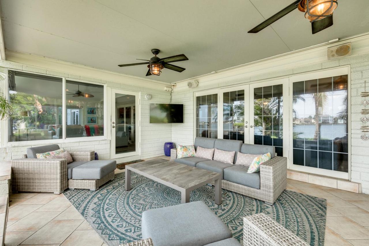 Paradise Point - Secluded Waterfront Oasis Near The Holiday home Clearwater Beach