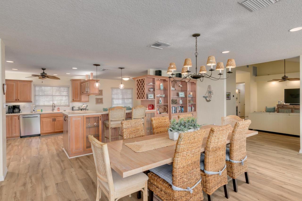 Holiday home Paradise Point - Secluded Waterfront Oasis Near The Clearwater Beach