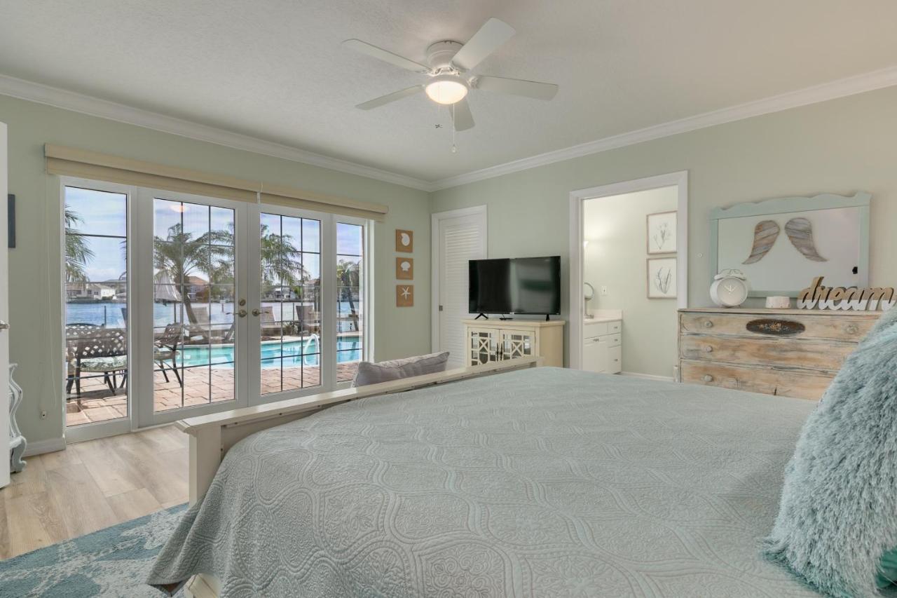 Paradise Point - Secluded Waterfront Oasis Near The Holiday home *
