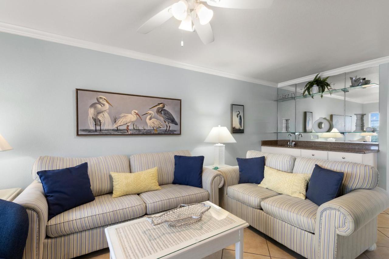 Bare Foot A212 Apartment *
