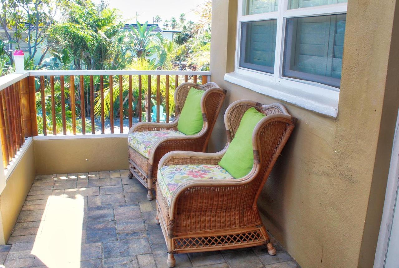 Coconut Grove 8 Apartment