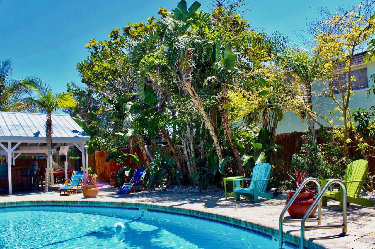 Coconut Grove 8 Apartment *