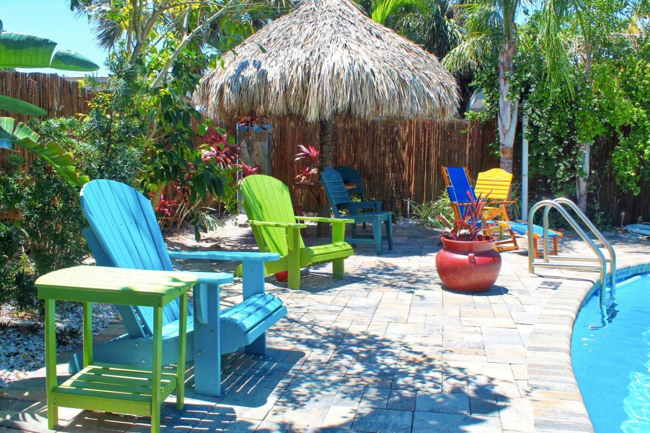 Coconut Grove 8 *