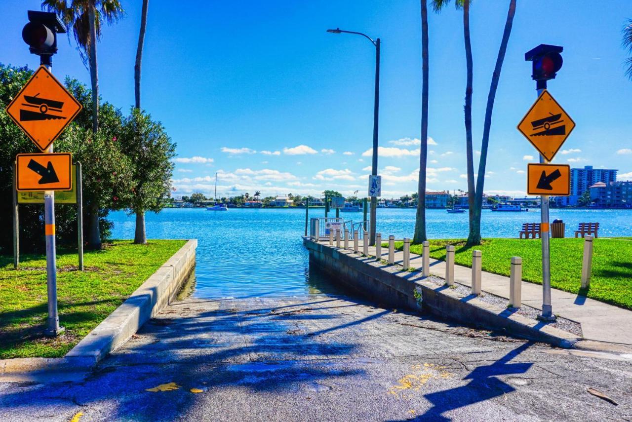 Coconut Grove 8 Apartment *