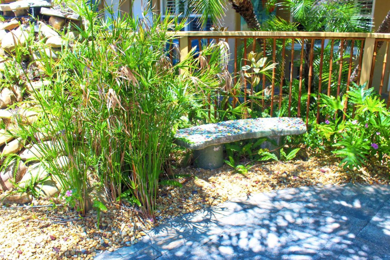 Coconut Grove 8 Apartment