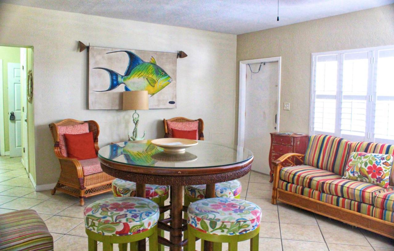 Coconut Grove 5 *