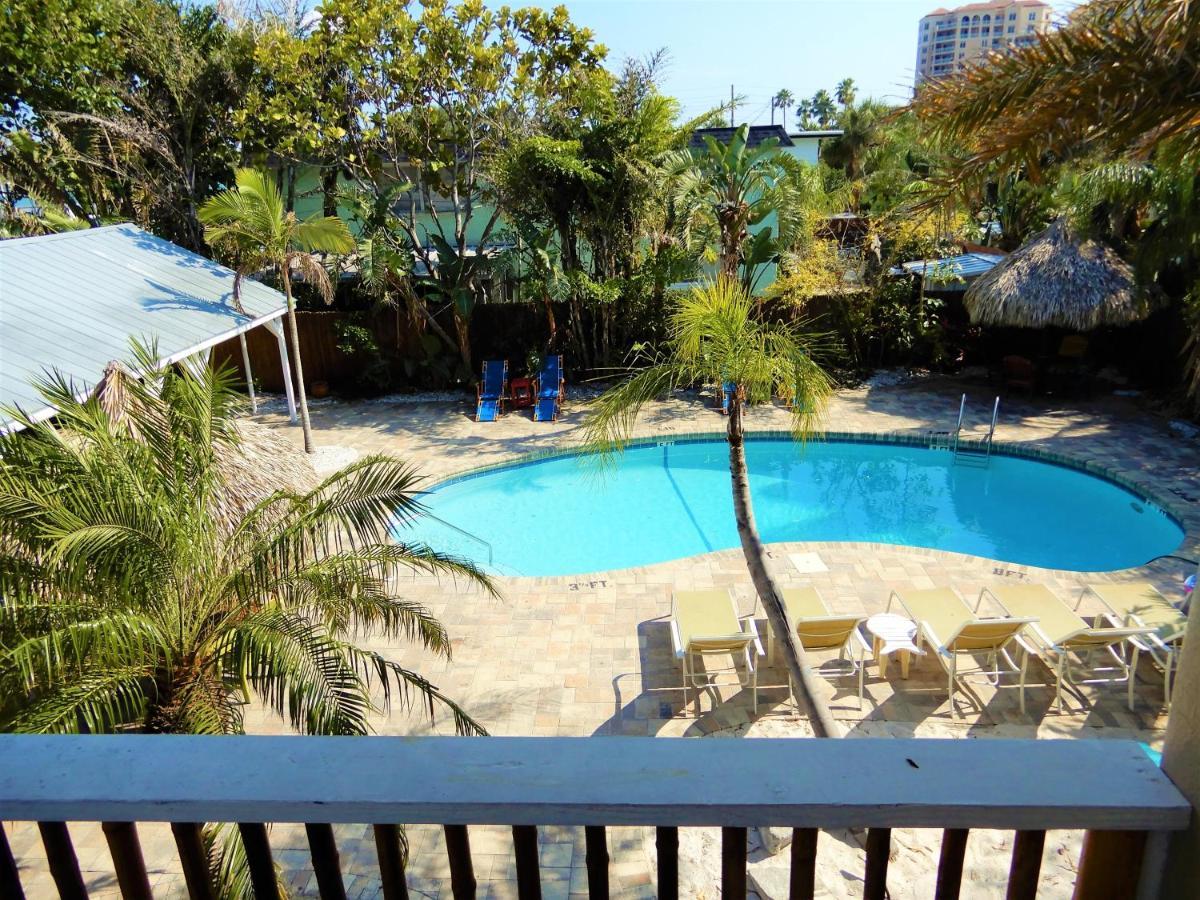 Coconut Grove 8 * Clearwater Beach