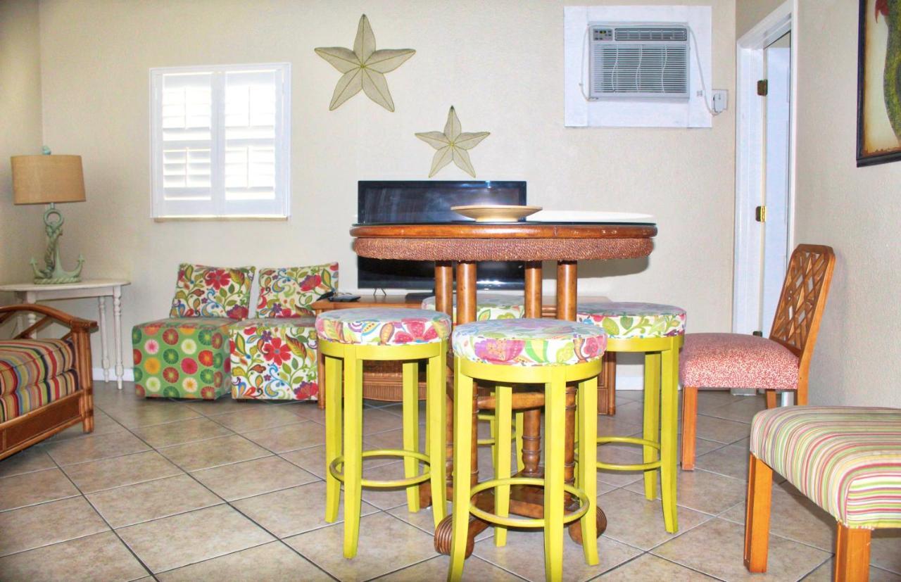 Coconut Grove 5 Apartment