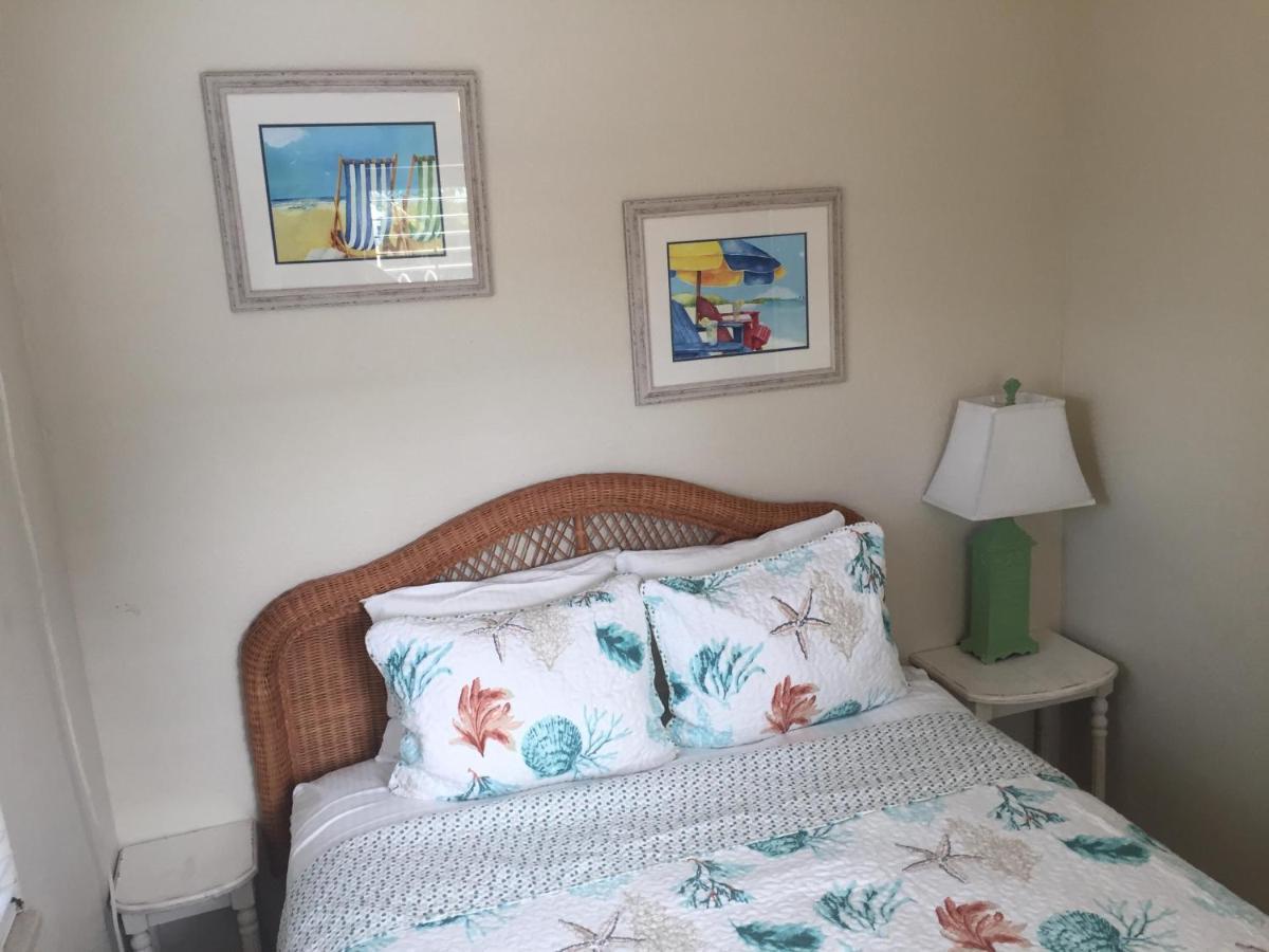 Coconut Grove 5 *