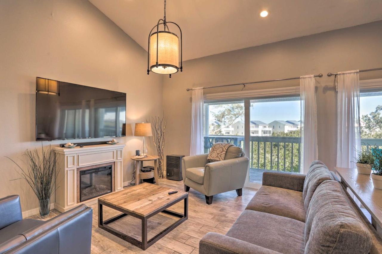 Apartment Walk To With Pool In Indian Shores! Clearwater Beach