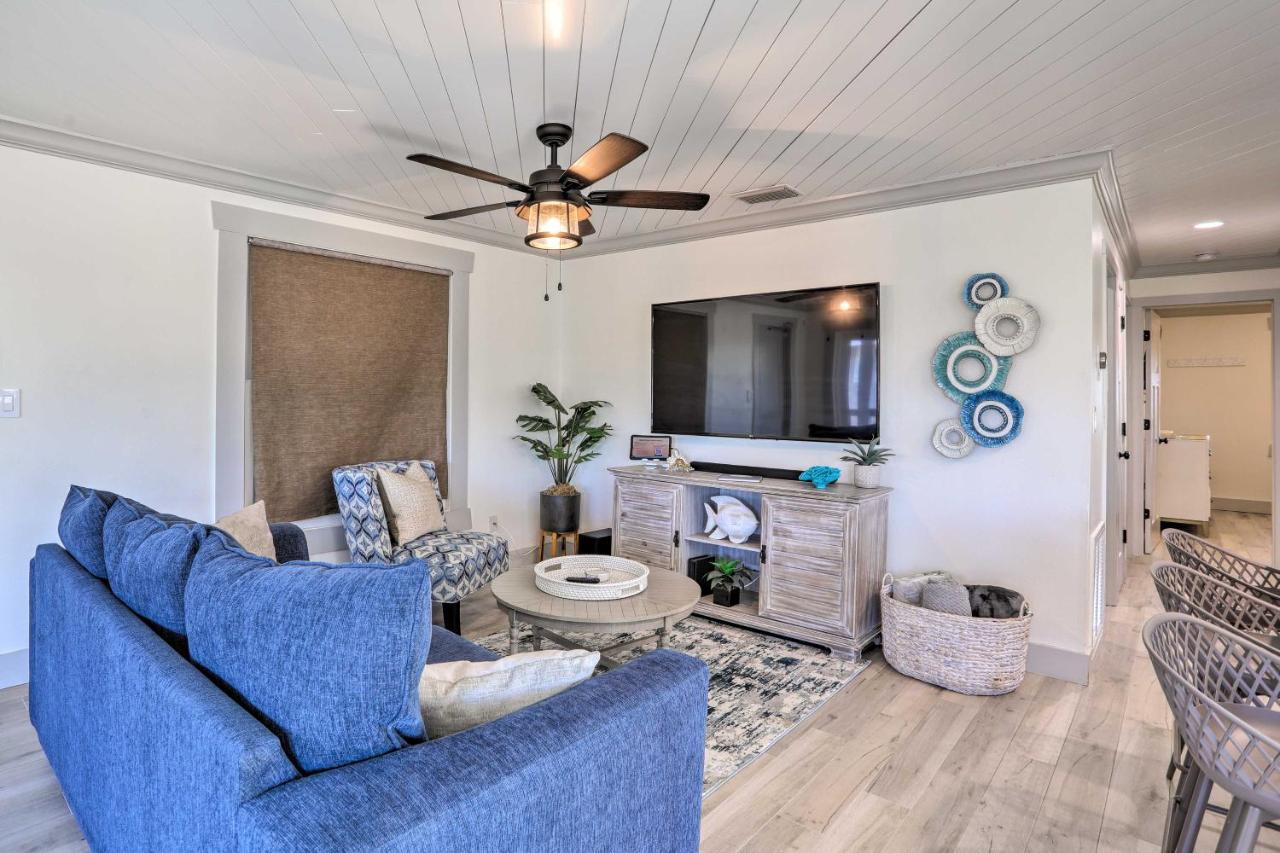 Apartment Walk To With Deck In Indian Shores