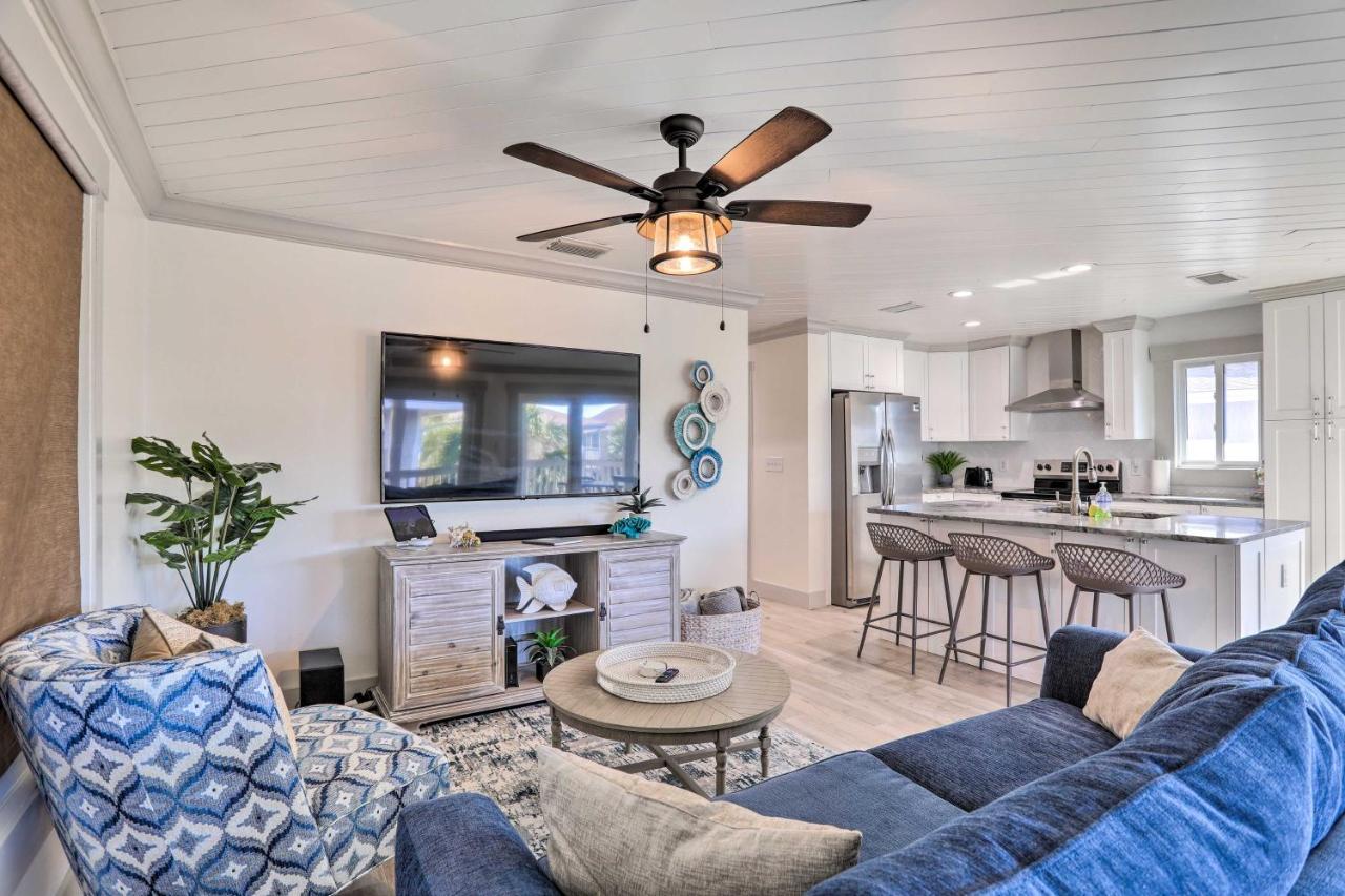 Walk To With Deck In Indian Shores *