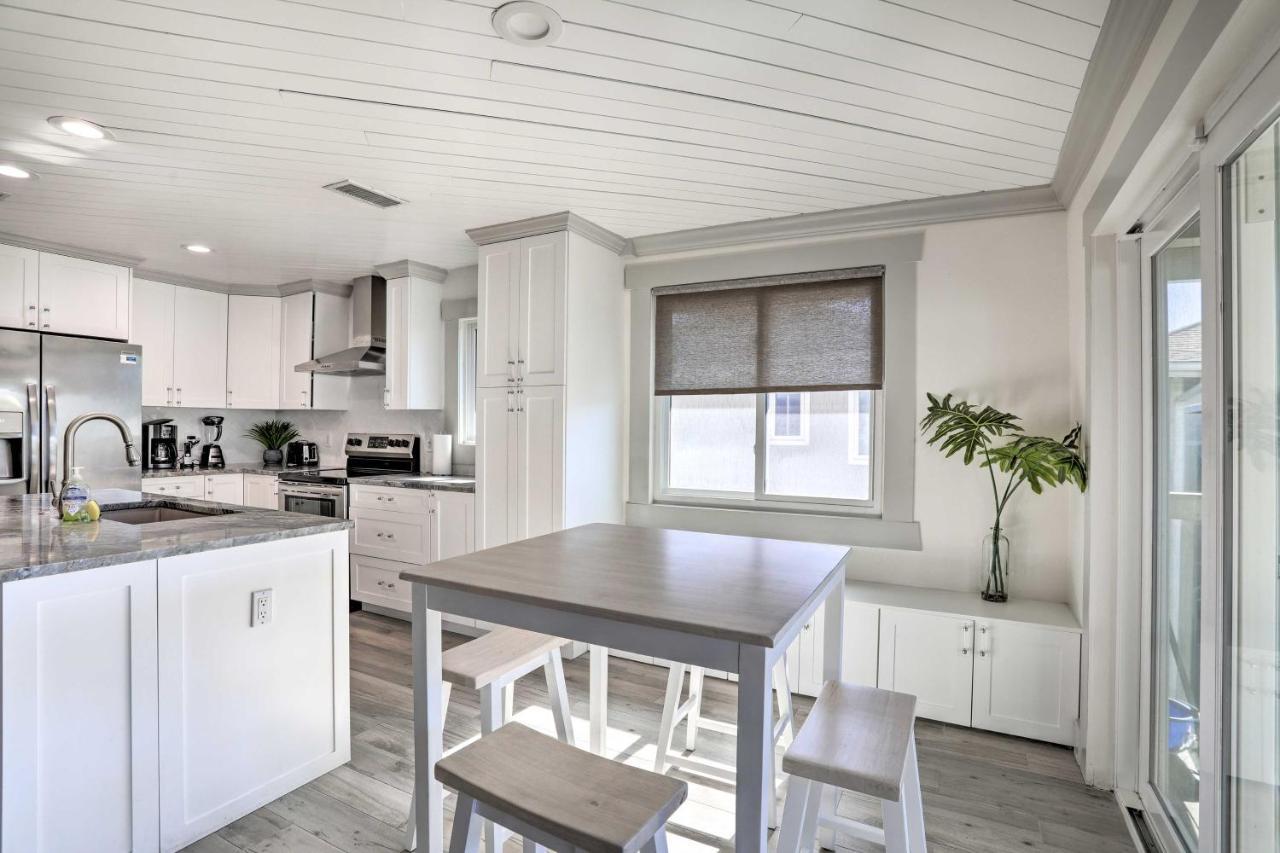 Walk To With Deck In Indian Shores Apartment Clearwater Beach