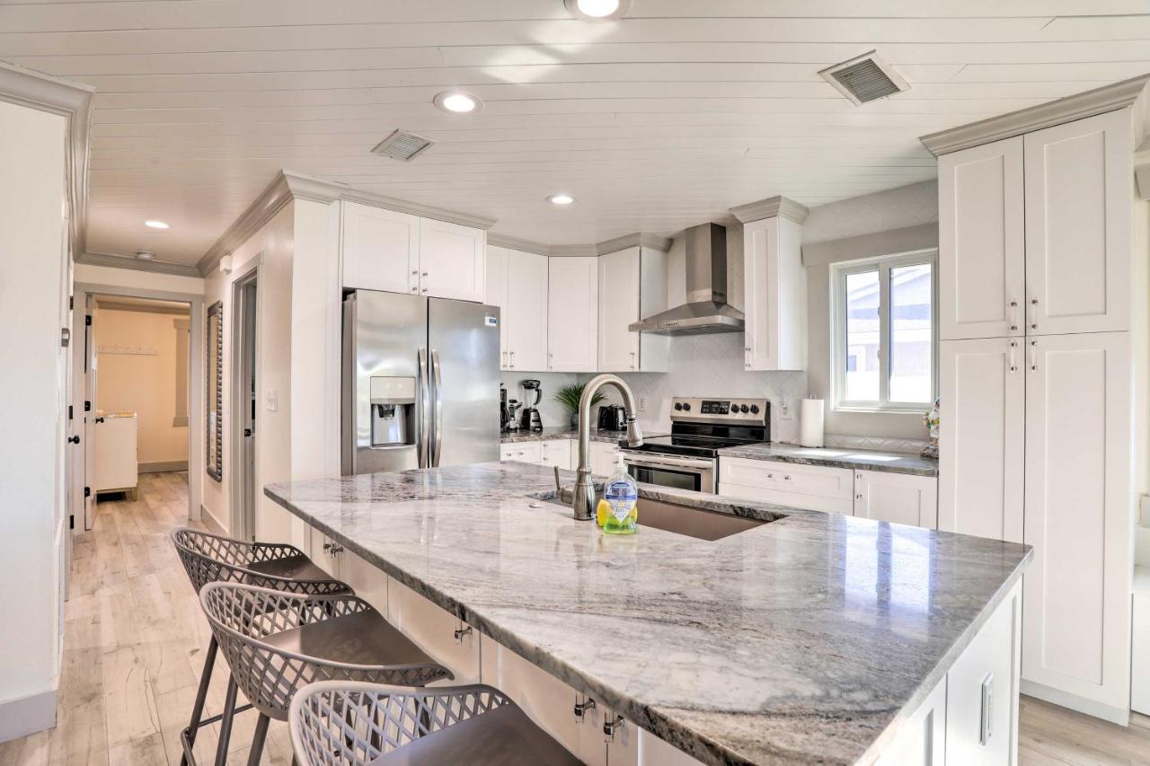 Walk To With Deck In Indian Shores