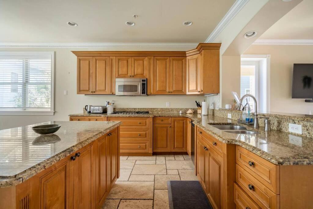 Luxury House - Steps To The Clearwater Beach