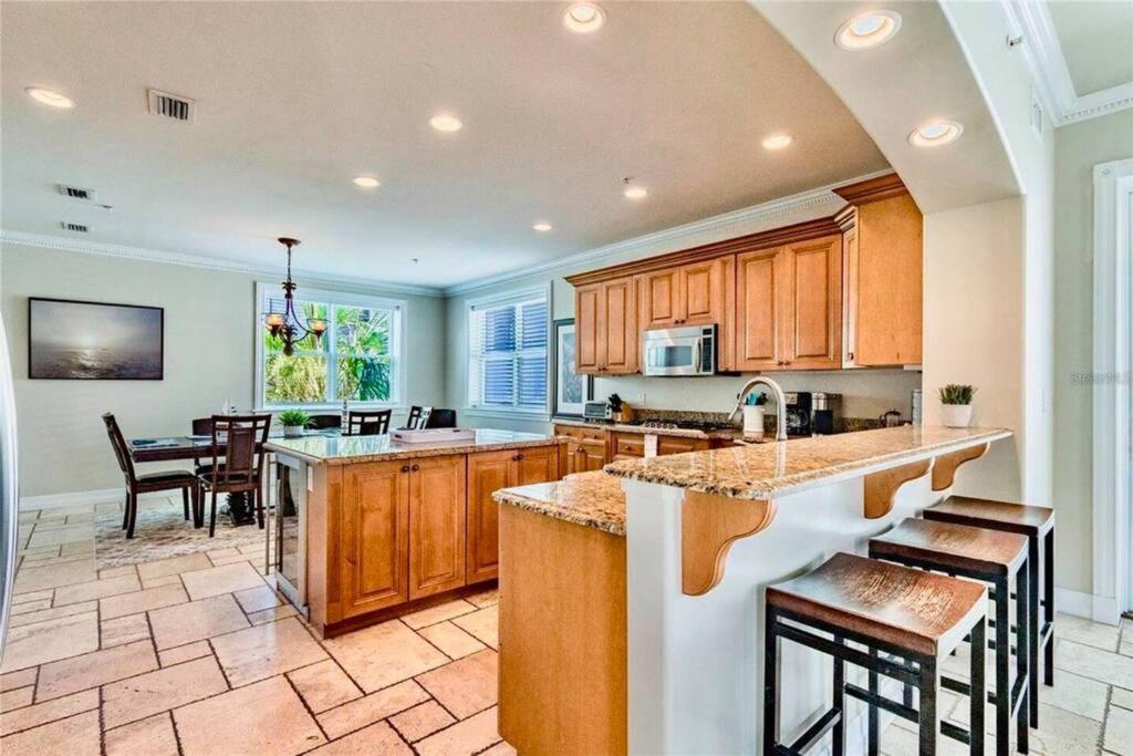 Luxury House - Steps To The Clearwater Beach