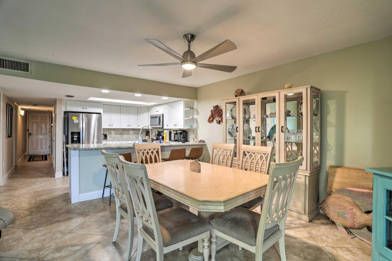 Indian Shores With 2 Balconies And Pool Access! Apartment
