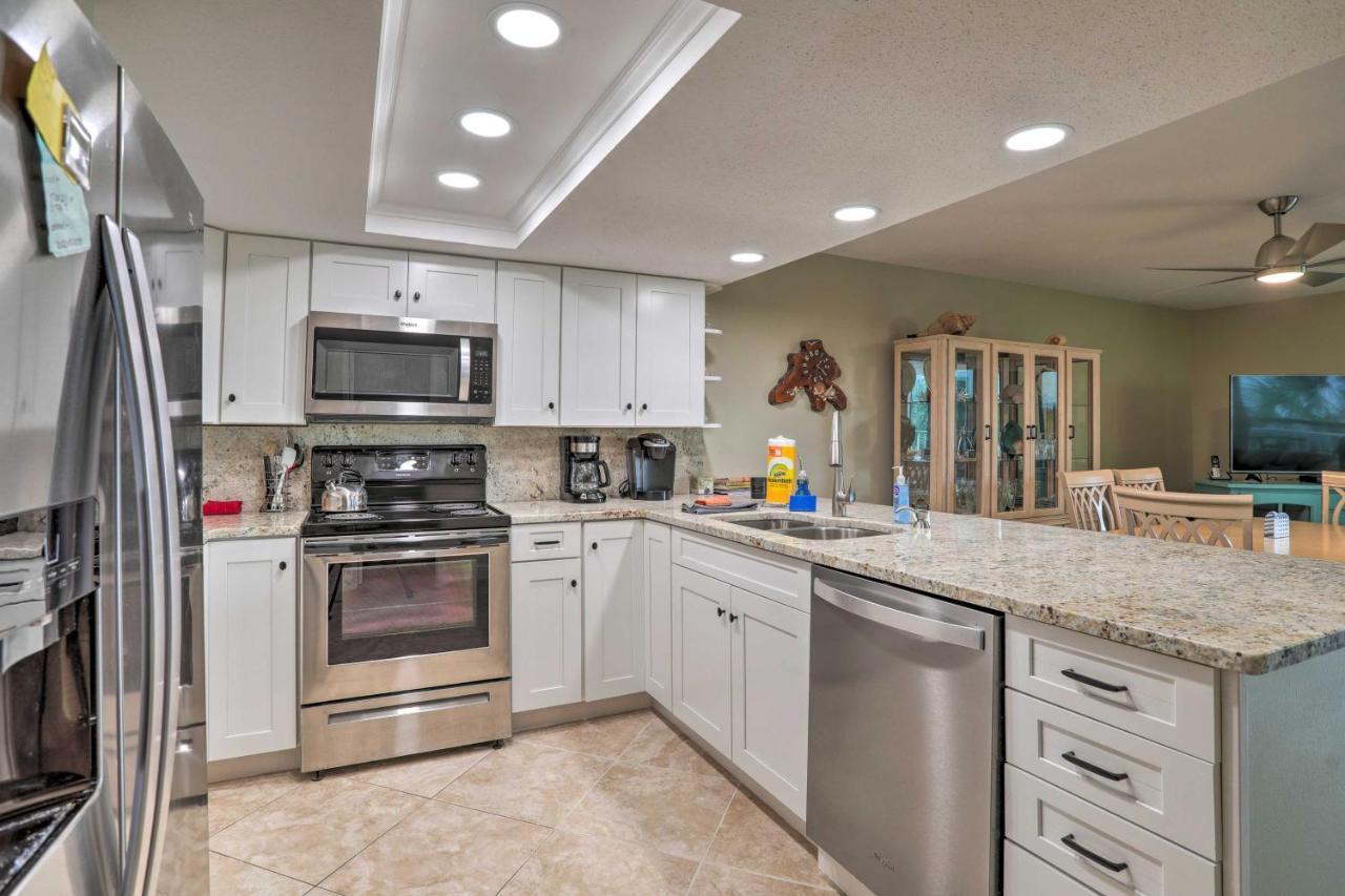 Indian Shores With 2 Balconies And Pool Access! Apartment *