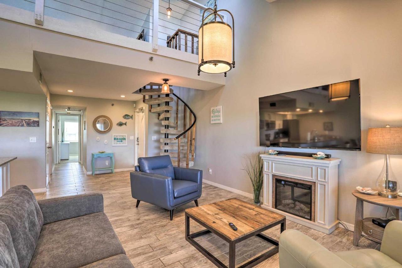 Apartment Walk To With Pool In Indian Shores! *
