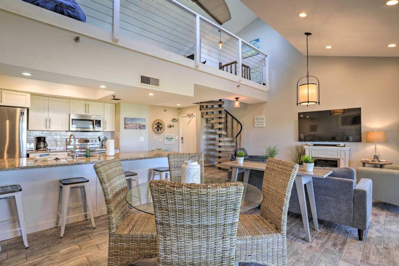 Walk To With Pool In Indian Shores! * Clearwater Beach