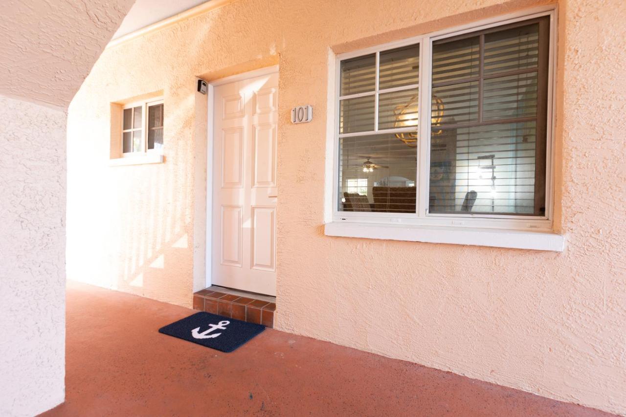 Apartment Premier 2bd Waterfront Barefoot Beach Clearwater Beach