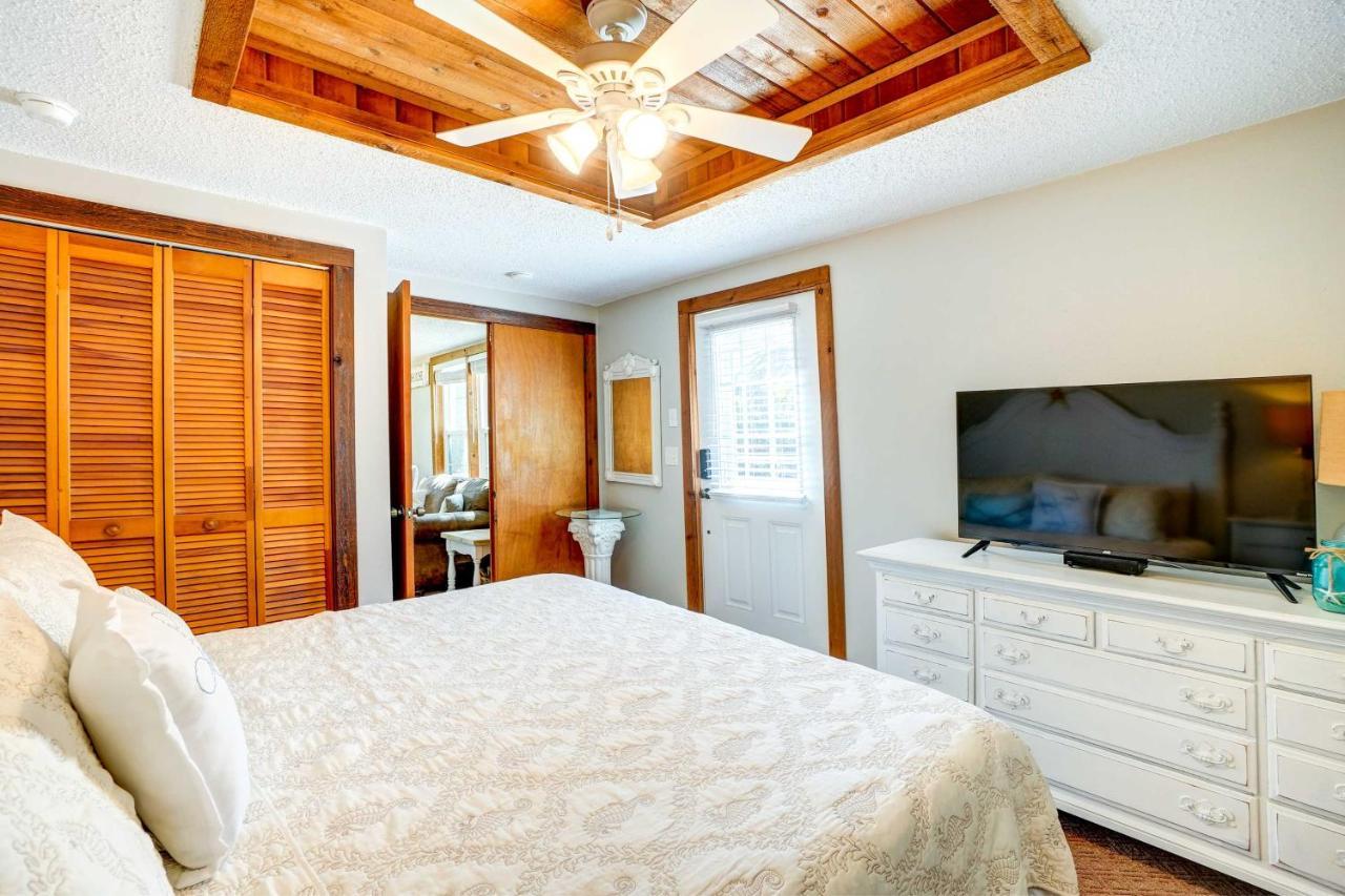 Indian Rocks Cottage, Walk To Beach! Clearwater Beach