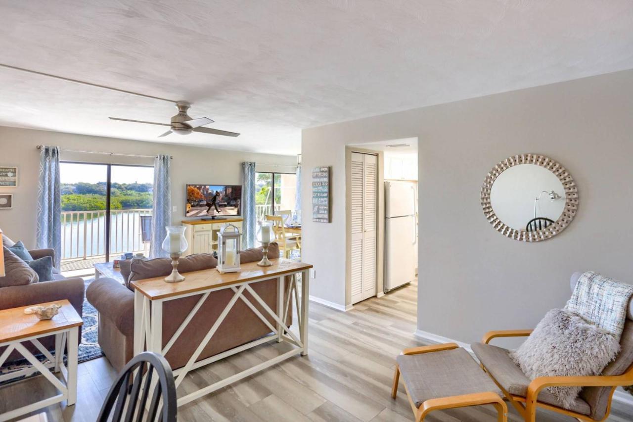 317 Bayshores Yacht & Tennis Club * Clearwater Beach