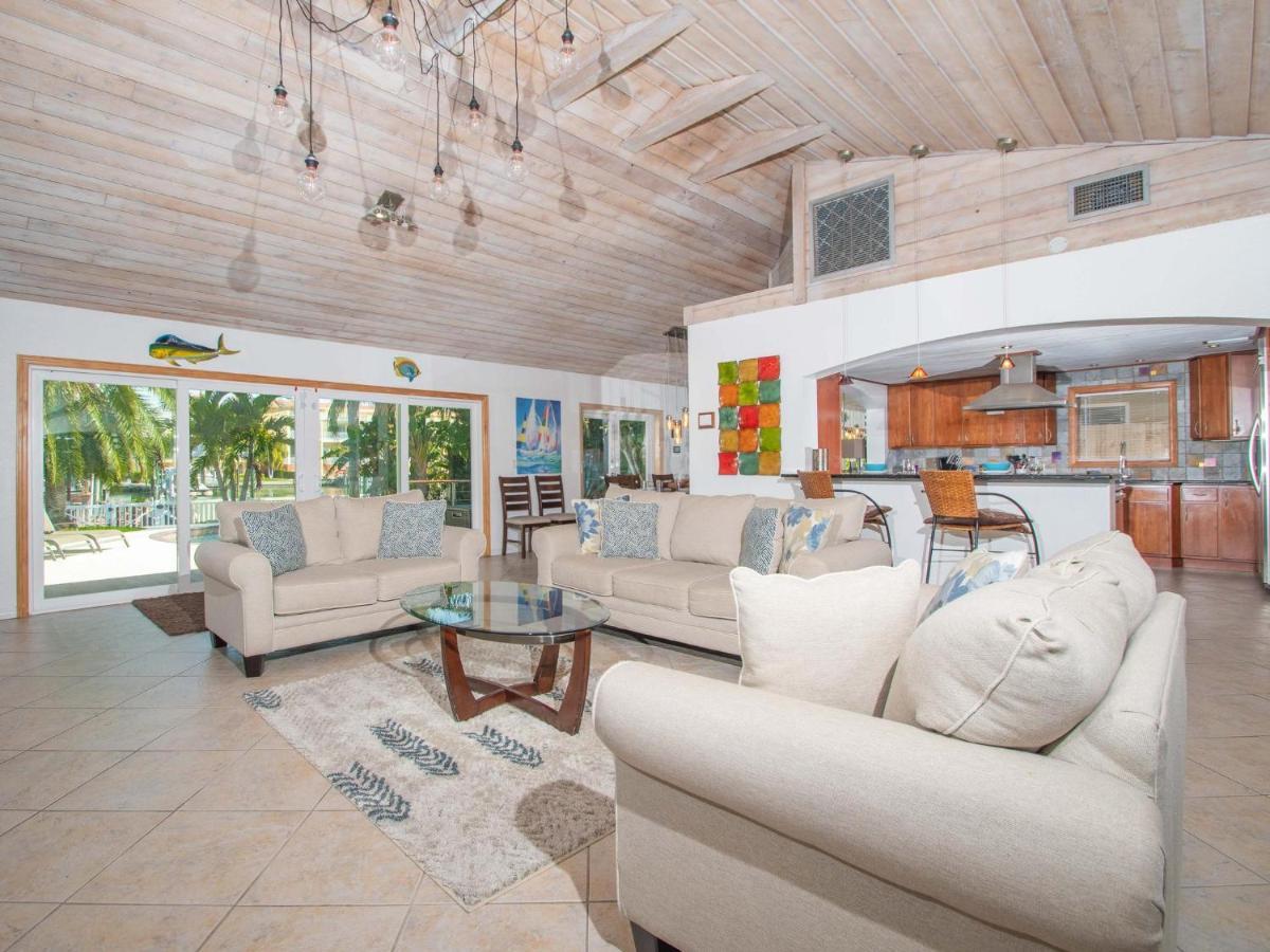 Bay Breeze House Waterfront With Pool *