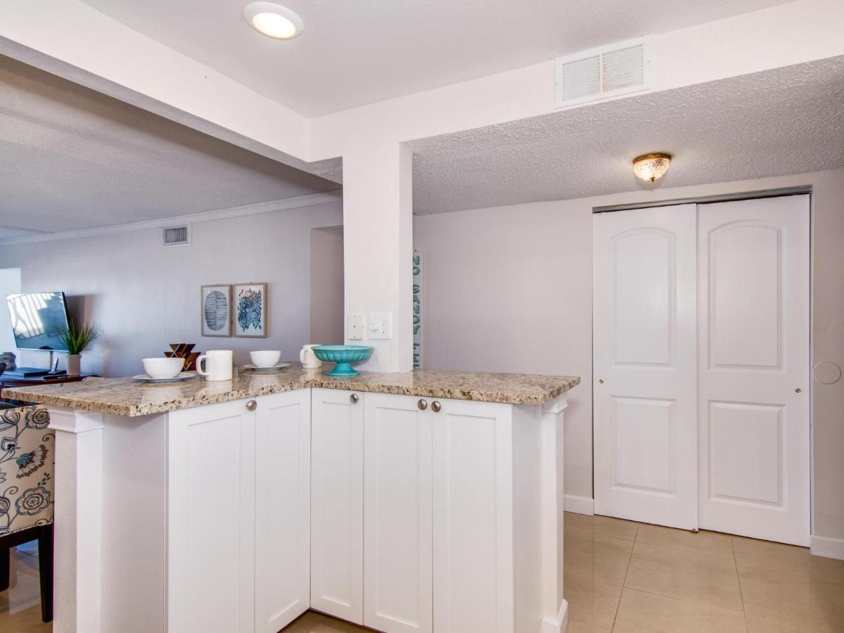 Harbour Light Towers 307 3rd Floor Beachfront 2 Bedroom Harbour Light Towers Apartment *