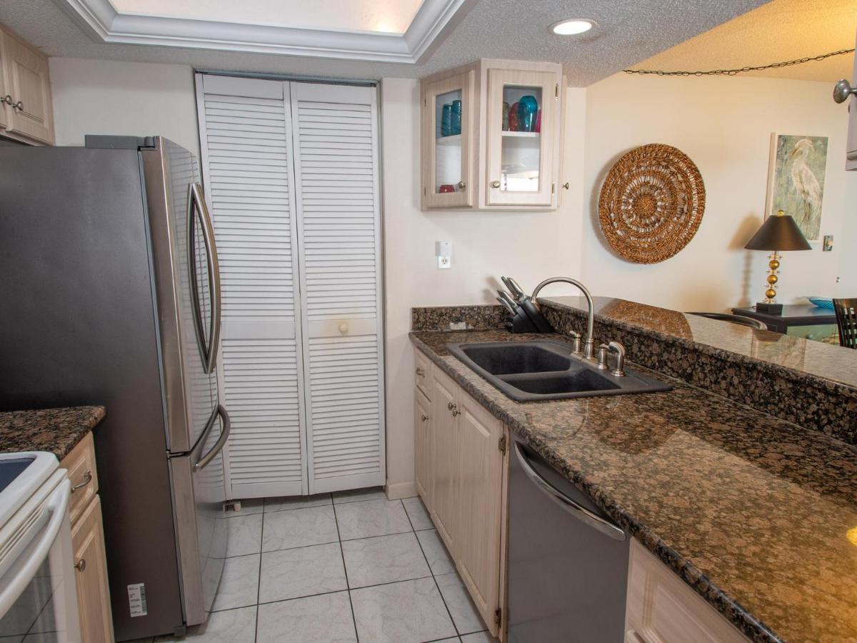 Apartment 440 West 1107-n - Panoramic Water Views