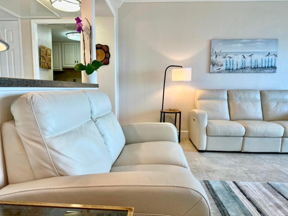 Regatta Club 403n 90 Day Min Apartment