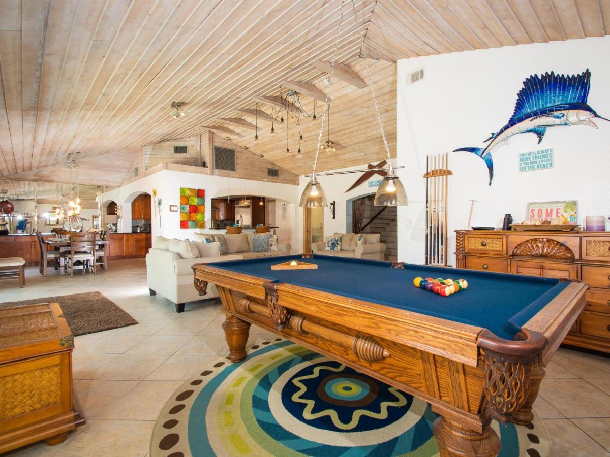 Bay Breeze House Waterfront With Pool Holiday home