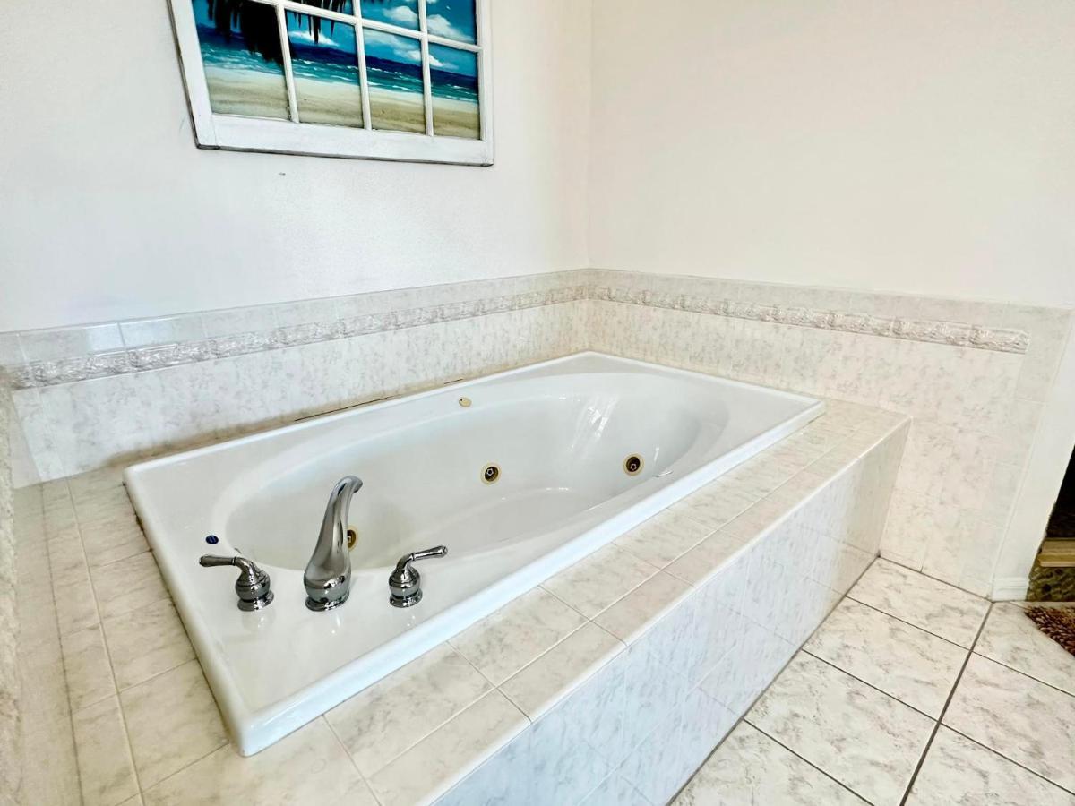 Island Key 305 - Amazing Waterfront - Walk To The Clearwater Beach
