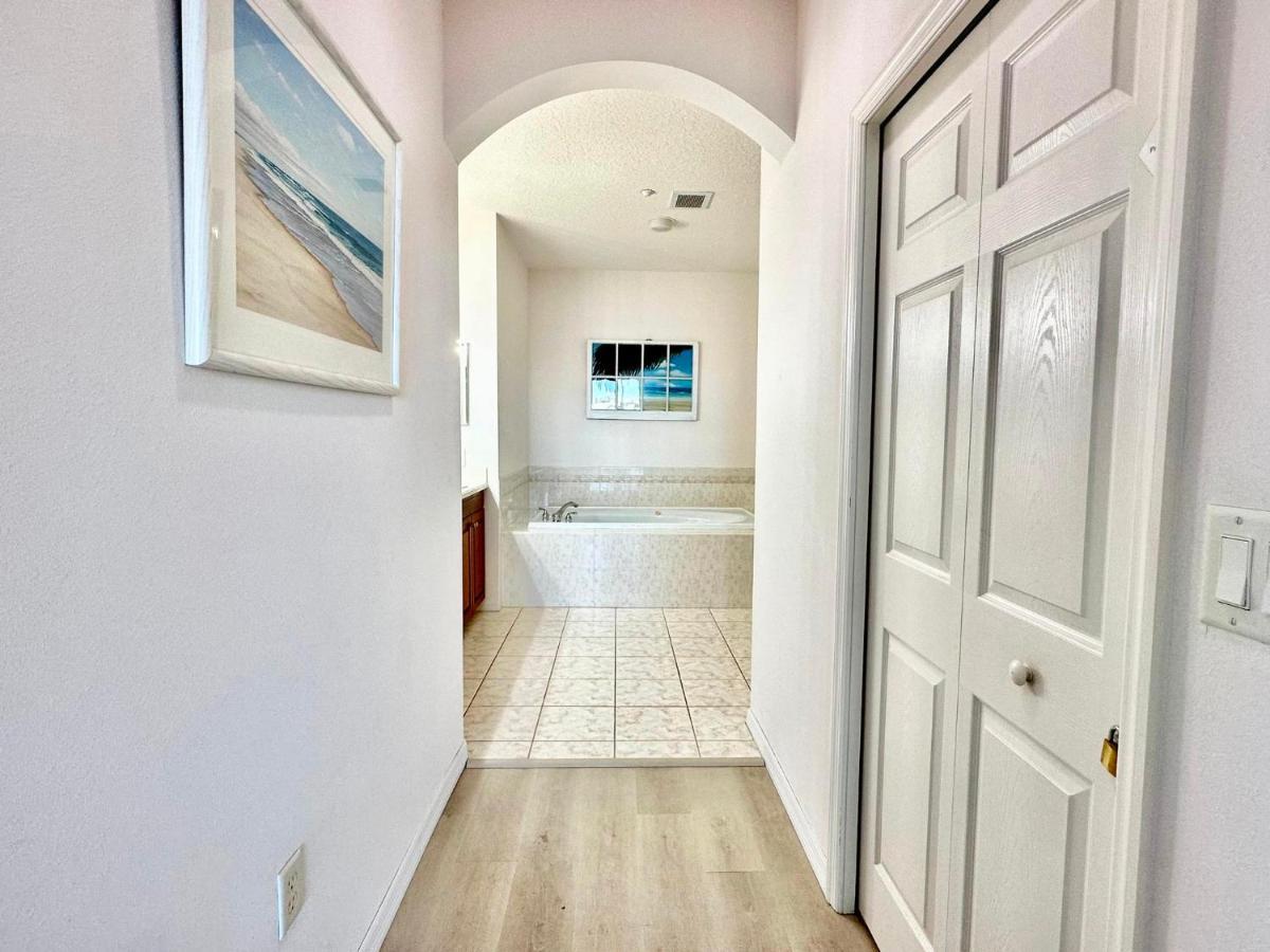 Island Key 305 - Amazing Waterfront - Walk To The