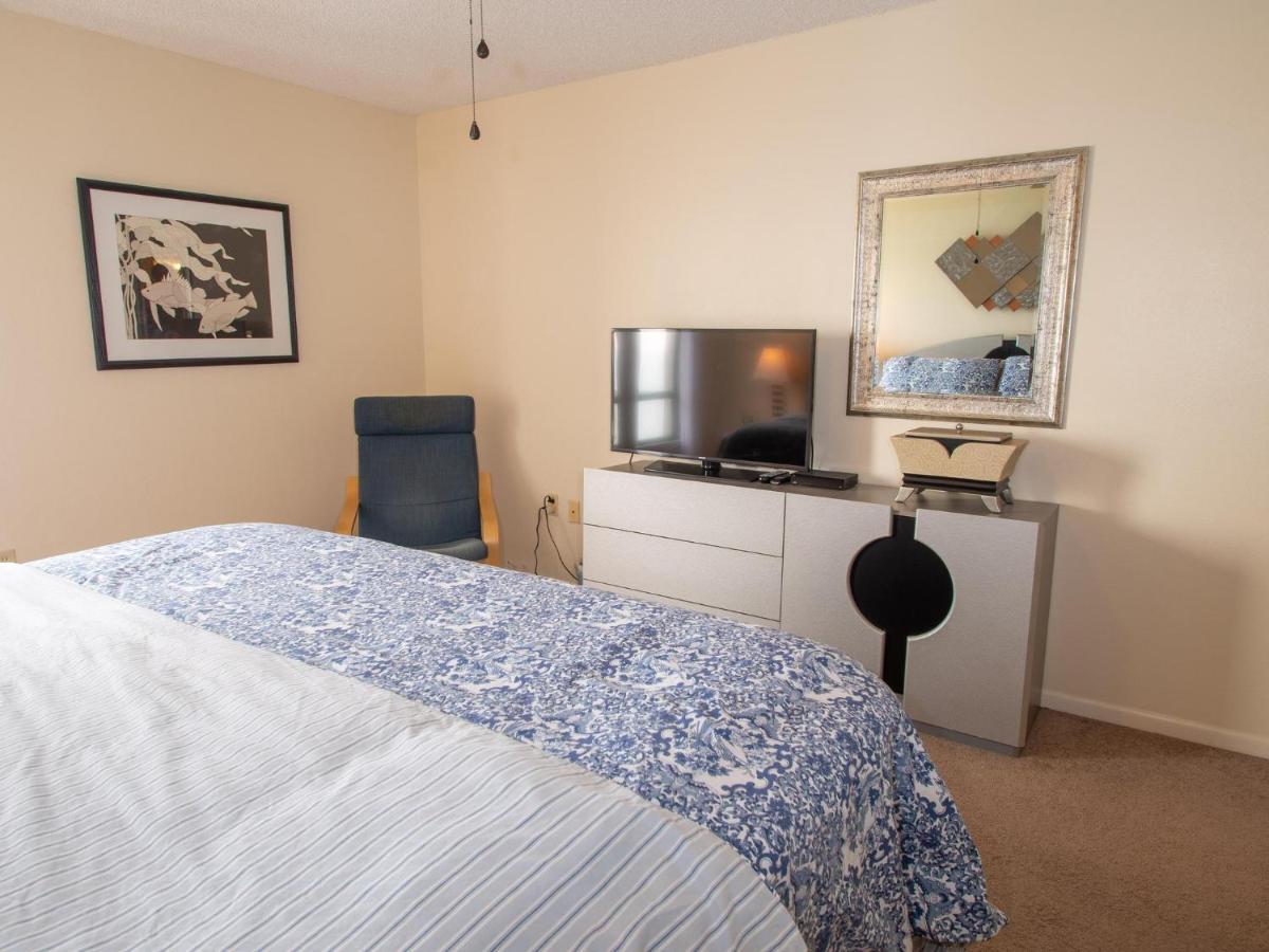 440 West 1107-n - Panoramic Water Views *