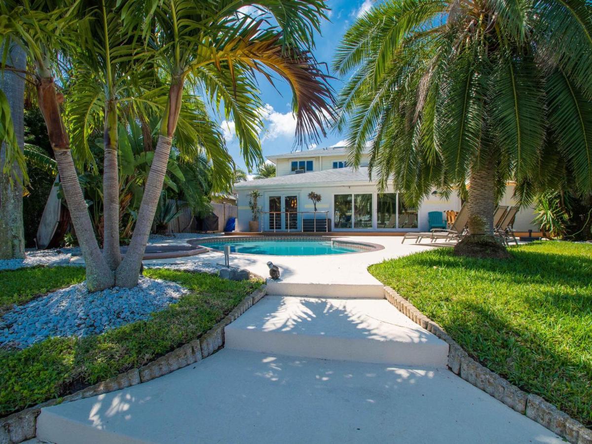 Holiday home Bay Breeze House Waterfront With Pool